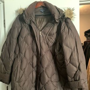 Lands End Quilted Winter Coat. Removable Faux Fur trimmed hood, adjustable wrist